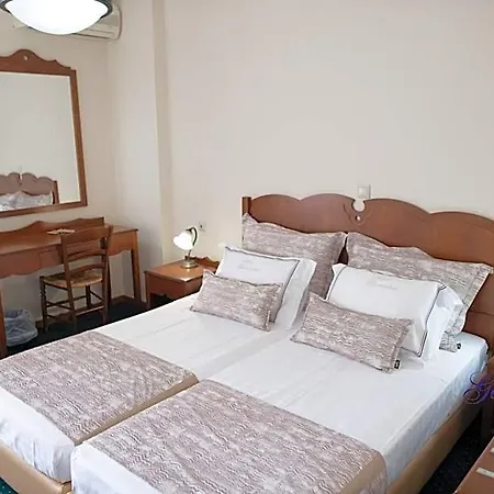 Glarentza Otel