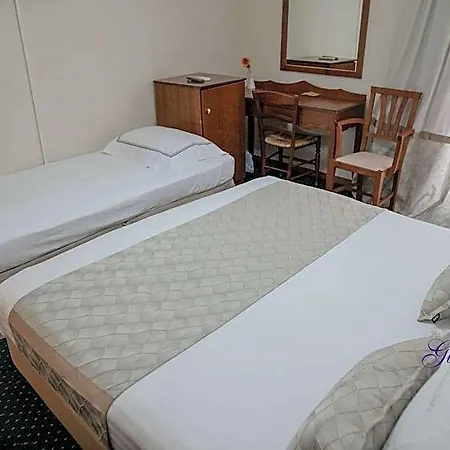 Glarentza Otel